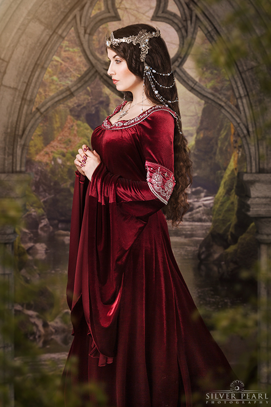 LaEsmeralda est la princesse Arwen avec sa couronne elfique
